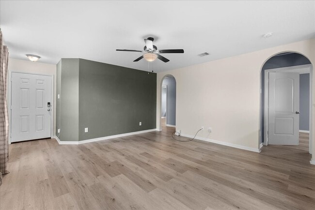 Foto del edificio - 5727 Treasure Cove Rd