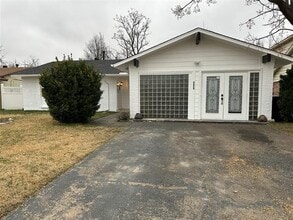 Building Photo - 4624 Bethany Dr