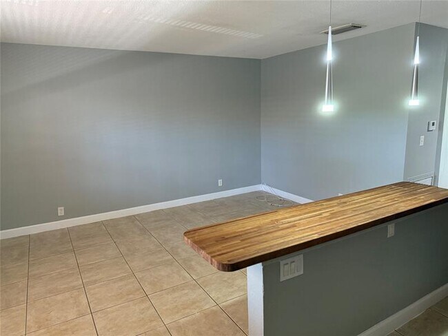 Foto del edificio - 2607 NE 8th Ave
