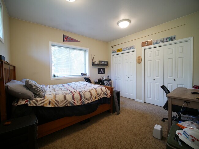 Foto del edificio - 1425 NW Kenny Dr