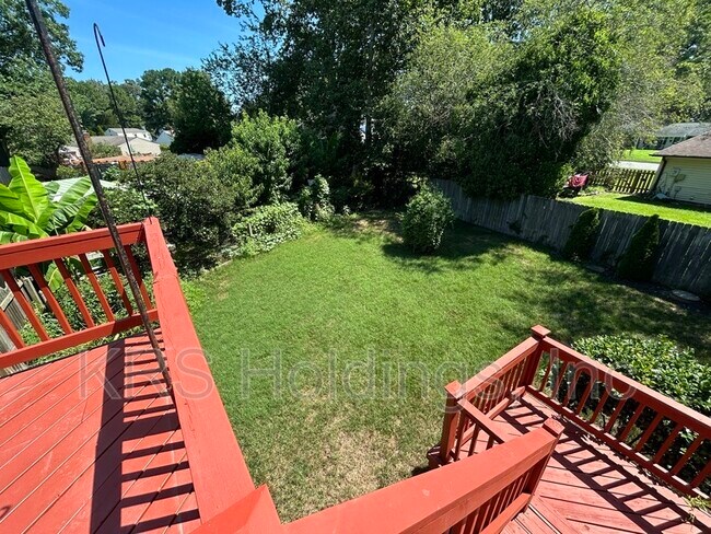 Foto del edificio - 504 Stoney Creek Cir