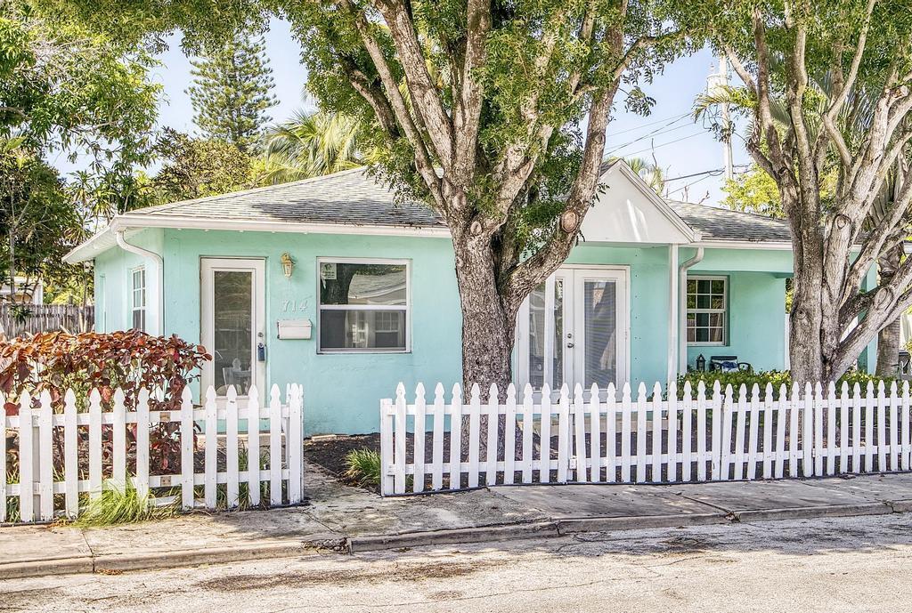 Primary Photo - 714 8th Ave N