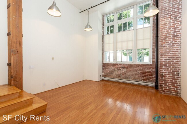 Building Photo - 461 2nd St