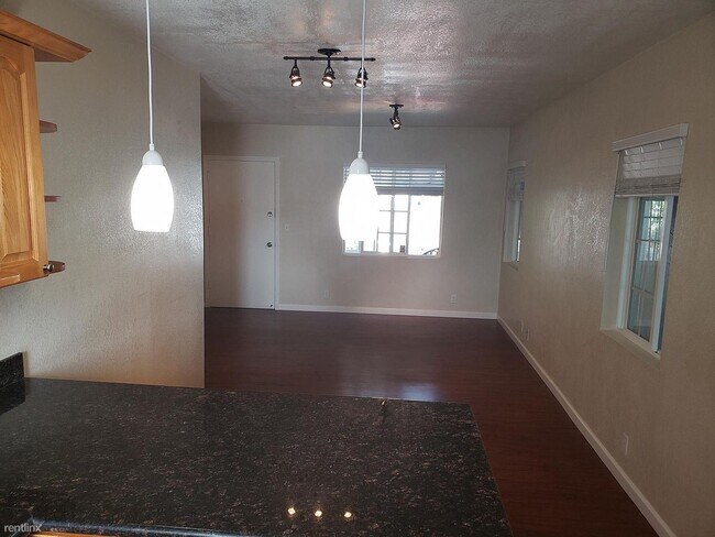 Foto del edificio - 1 br, 1 bath Apartment - 519 Napa St B