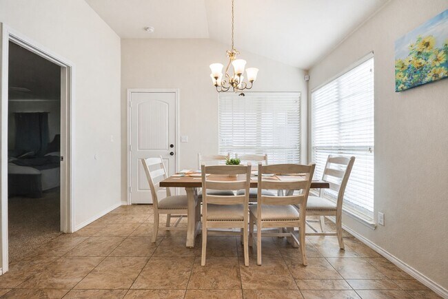 Foto del edificio - 912 Purdue St