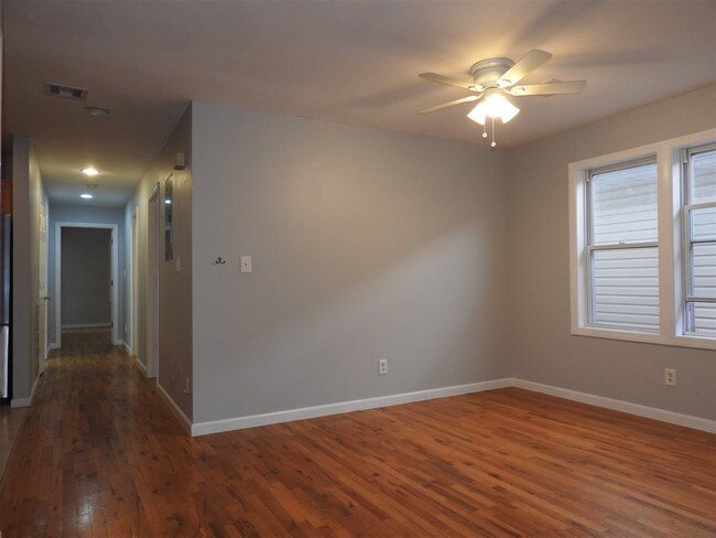 Building Photo - 214 New York Ave