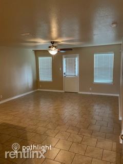Foto del edificio - 5 br, 3.5 bath House - 15441 Bobwhite Quai...