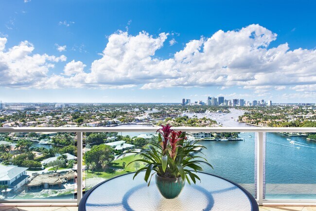Foto del edificio - 3055 Harbor Dr