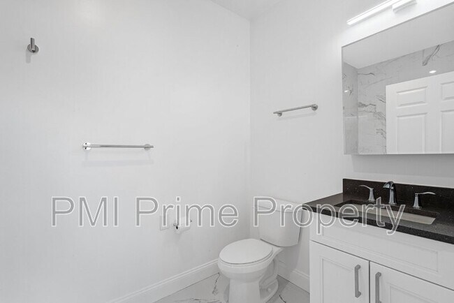 Building Photo - 1026 Stuyvesant Avenue