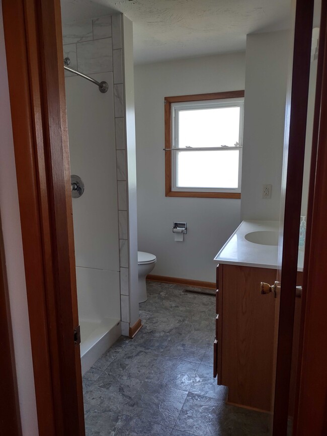Building Photo - 2217 Northtowne Dr