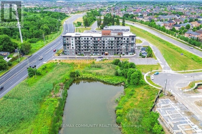 Photo du bâtiment - 9700 Ninth Line