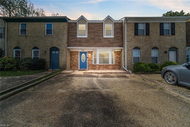 Building Photo - 662 Biltmore Dr