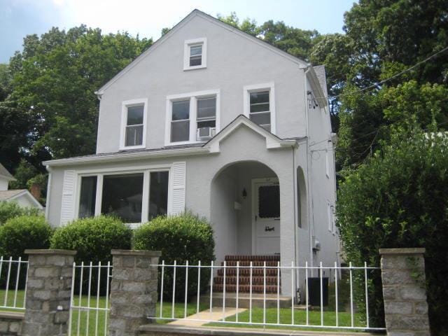 Building Photo - 68 Summers St