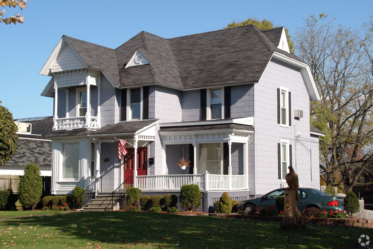 Primary Photo - 195 S Main St