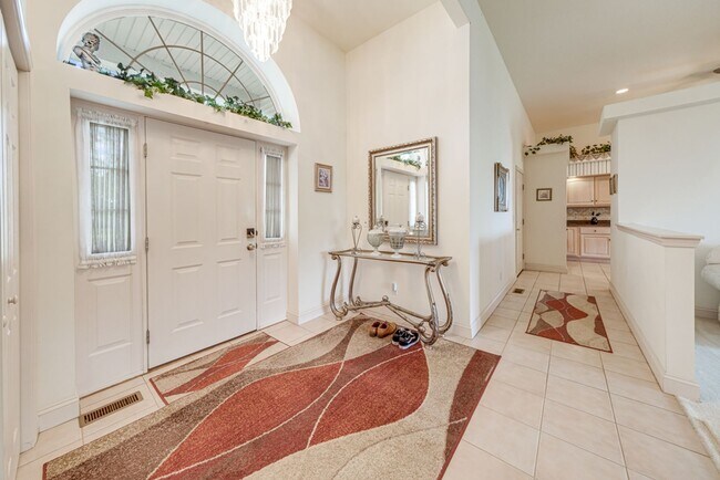 Foto del edificio - NEW LISTING-3 bedroom, 3 bathroom condo FO...