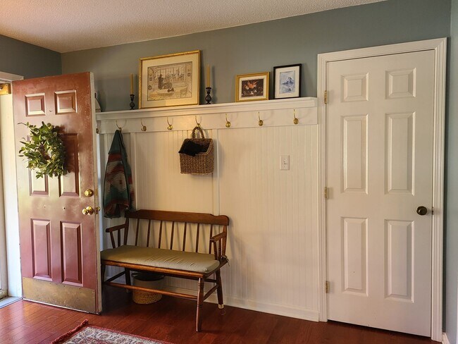 Foto del edificio - Ring in 2026 with THIS Great Rental!