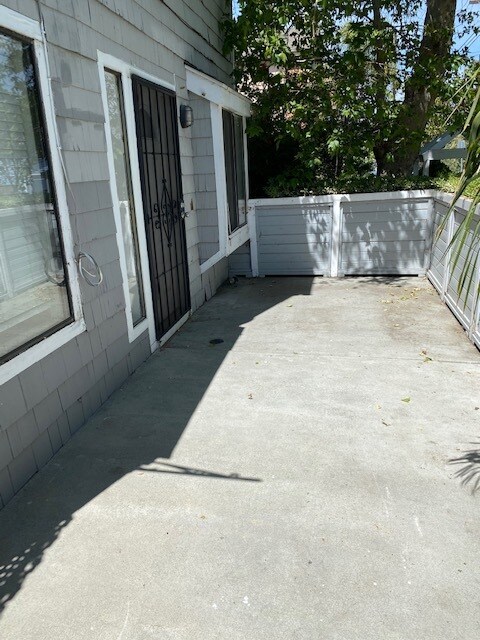 Foto del edificio - 1051 Newport Ave