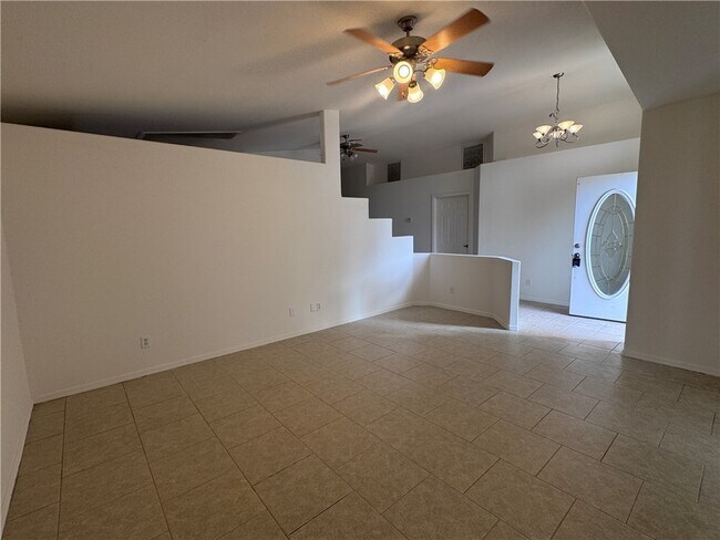 Foto del edificio - 2739 Simms Ave