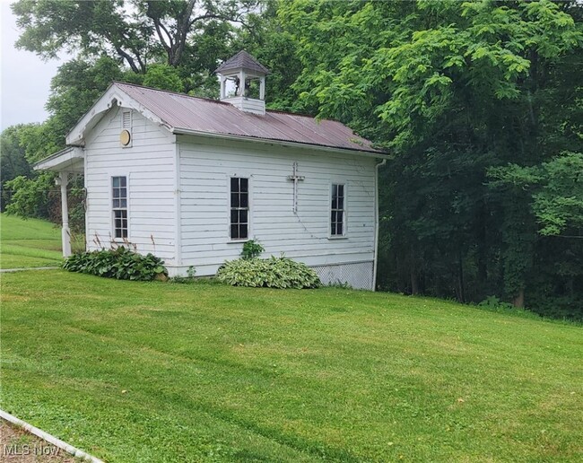 Foto del edificio - 9090 Radcliffe Rd