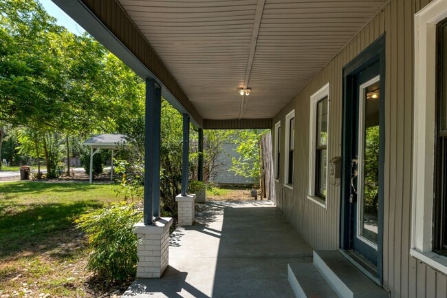 Foto del edificio - Cozy 3 bedroom, 1 bathroom home located in...