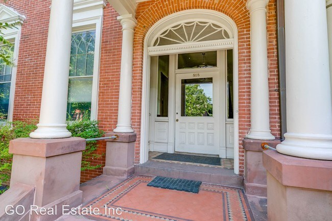 Foto del edificio - 818 W Franklin St