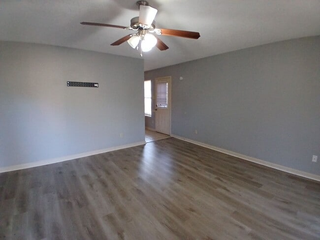 Building Photo - Spacious Home on Quiet Street - Open To Section 8