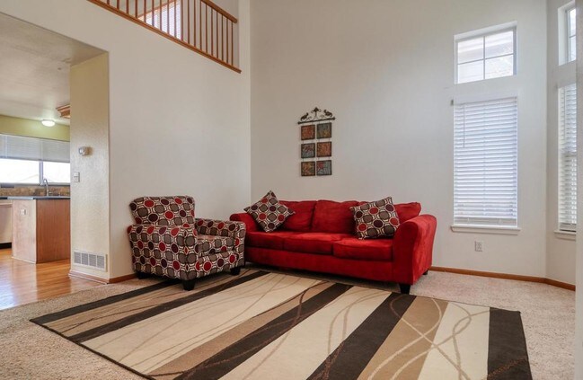 Building Photo - 16279 HedgeWay Dr