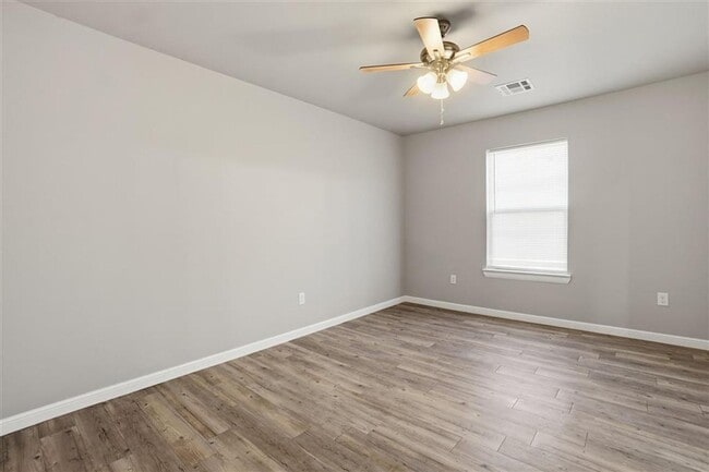 Building Photo - Brand New Near Downtown Cache – 15 Min to Fort Sill. 50% off First Full Month's Rent