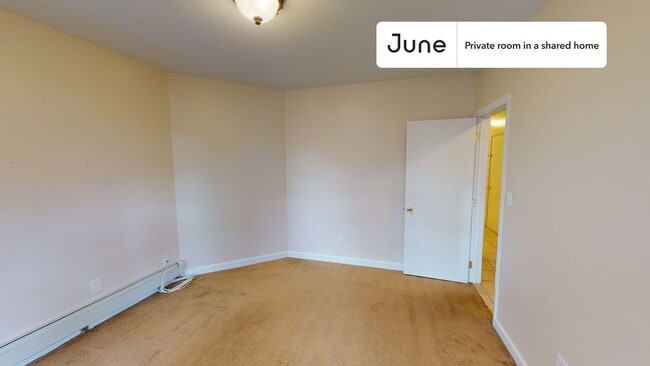 Building Photo - Room in Shared 3 bed/1 bath home