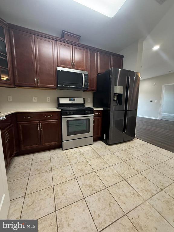 Building Photo - 1136 Halifax Pl