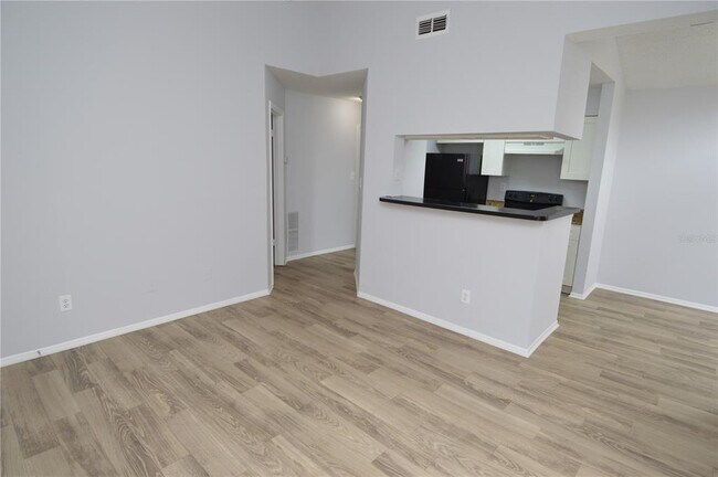 Foto del edificio - 8722 Mallard Reserve Dr