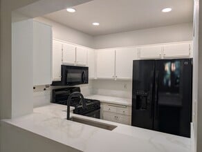 Building Photo - 24153 Del Monte Dr.
