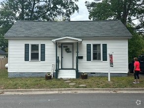 Building Photo - 820 Southern St