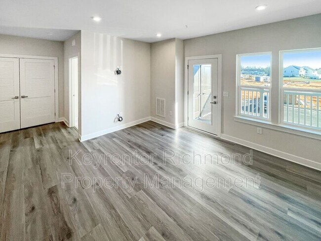 Foto del edificio - 3900 Maze Runner Dr