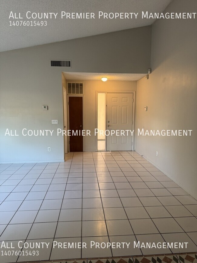 Foto del edificio - 2264 Greenview Cir