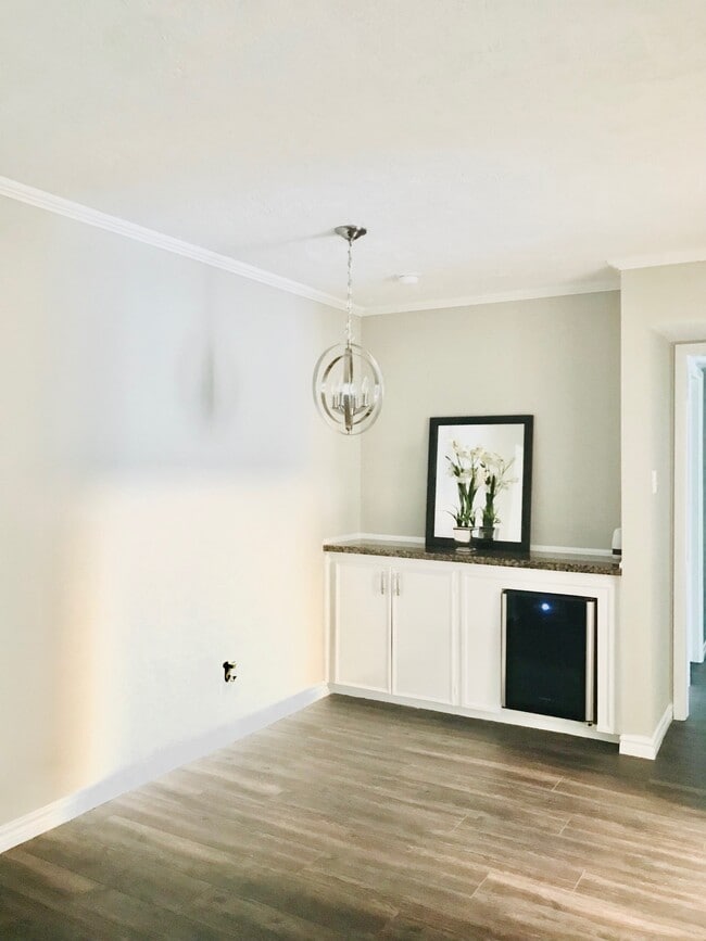 beautiful condo - 505 Westcott St