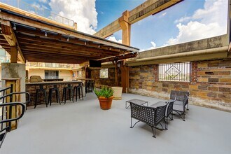 Building Photo - 2205 McKinney St