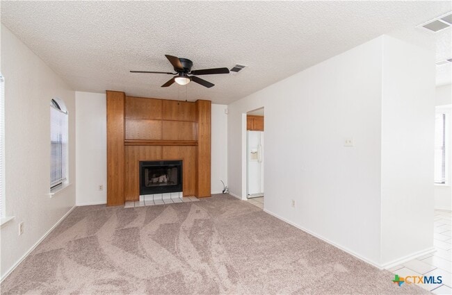 Building Photo - 2104 Corona Dr