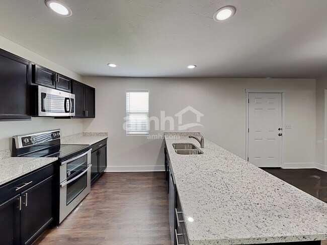 Building Photo - 574 Fireside Ln