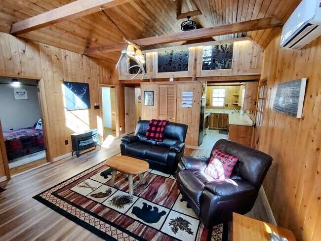 Foto del edificio - 355 Henslee Hollow Ln