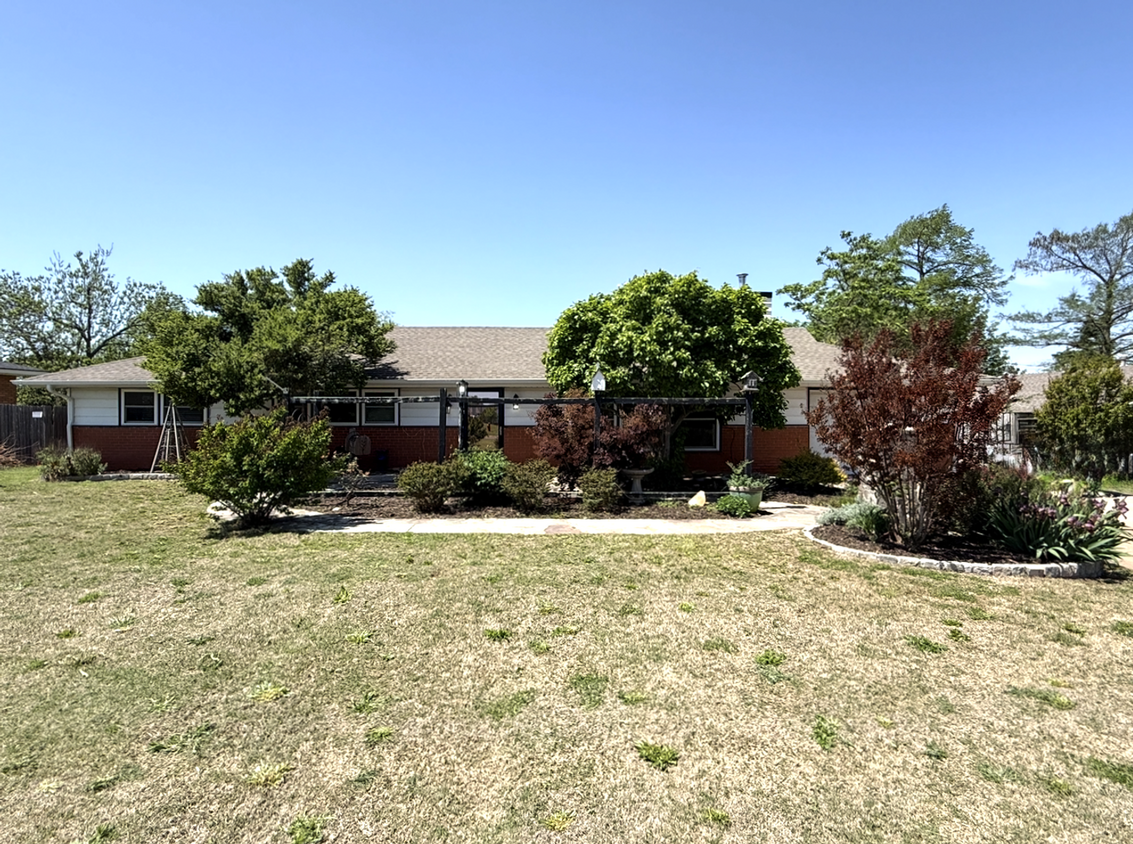 Primary Photo - 2817 Bella Vista Dr