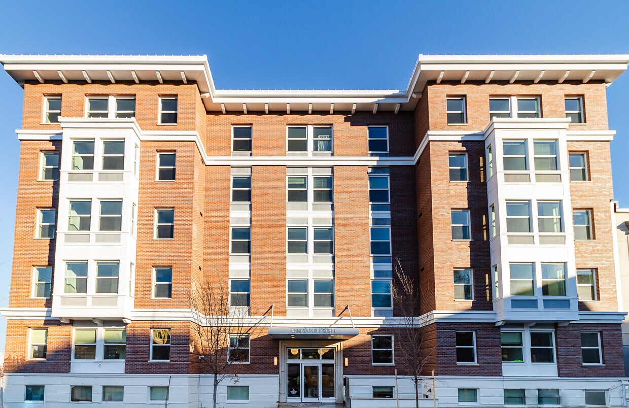 Emmons Place Apartments in Portland, OR