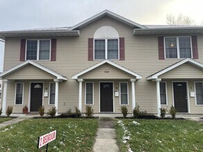 Building Photo - 104 W 7th St