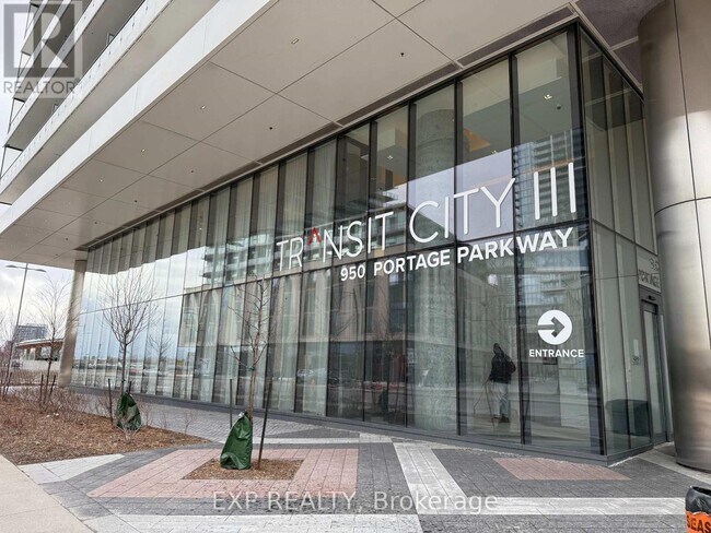 Photo du bâtiment - 950 Portage Pkwy