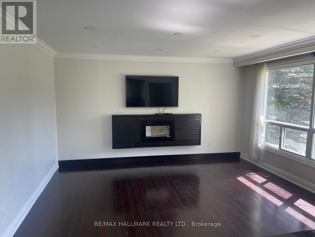 Building Photo - 61 Aurora Heights Dr