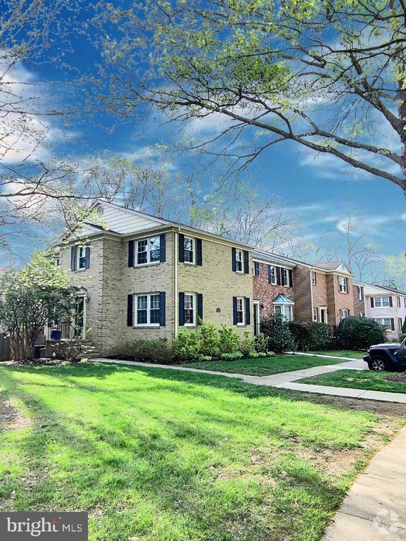 Building Photo - 9445 Park Hunt Ct