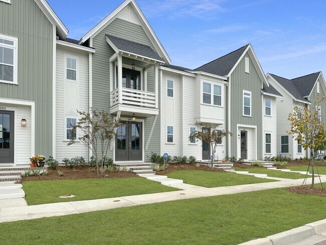 Building Photo - 260 Symphony Ave