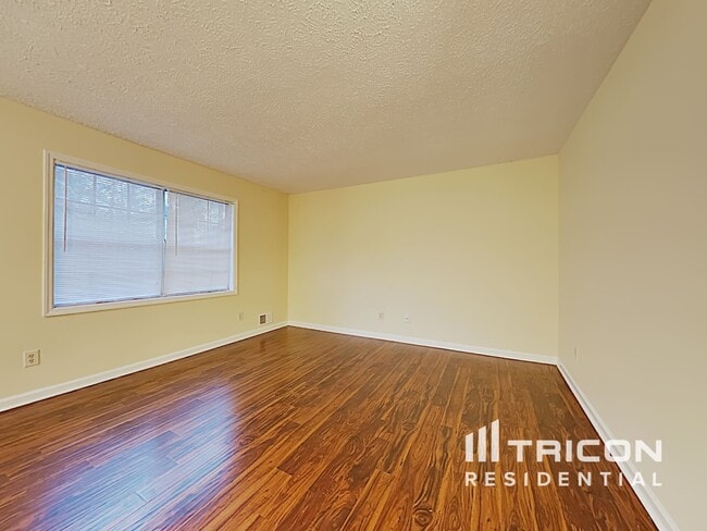 Building Photo - 5009 Melanie Dr