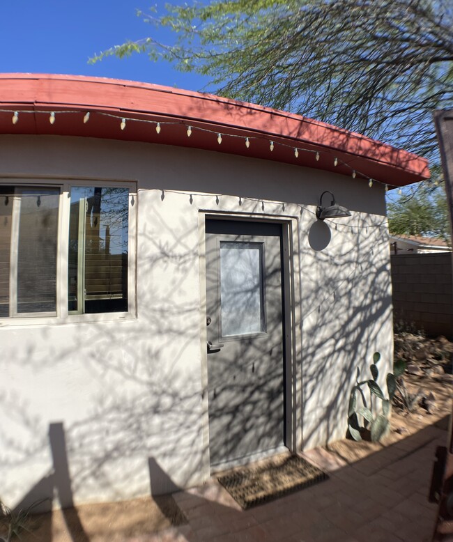 Entrance - 1728 E Waverly St