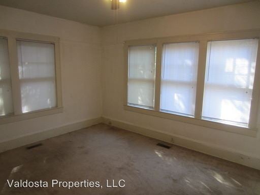 Building Photo - 1104 N Toombs St